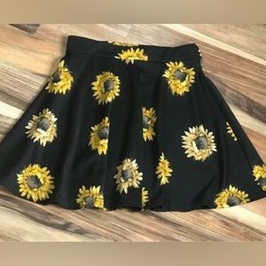 XS Sunflower Skirt Brand is American Rag Cie Really Cute Skirt!